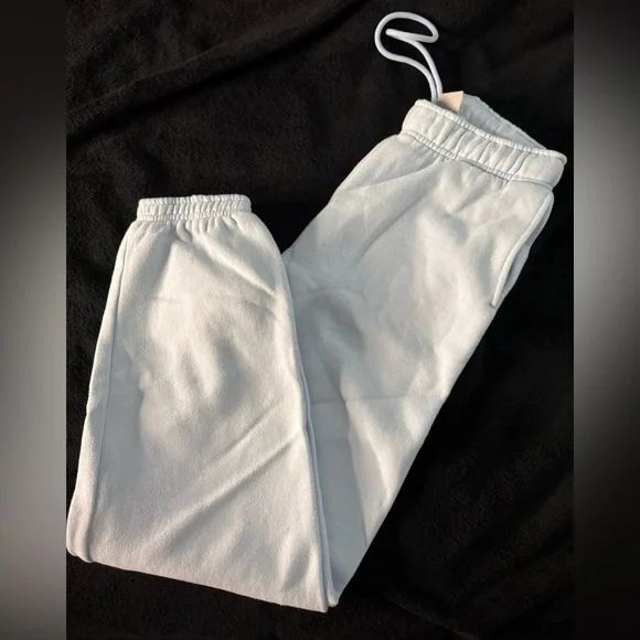 Aritzia TNA Cozy fleece Mega Sweatpants - Picture 2 of 4